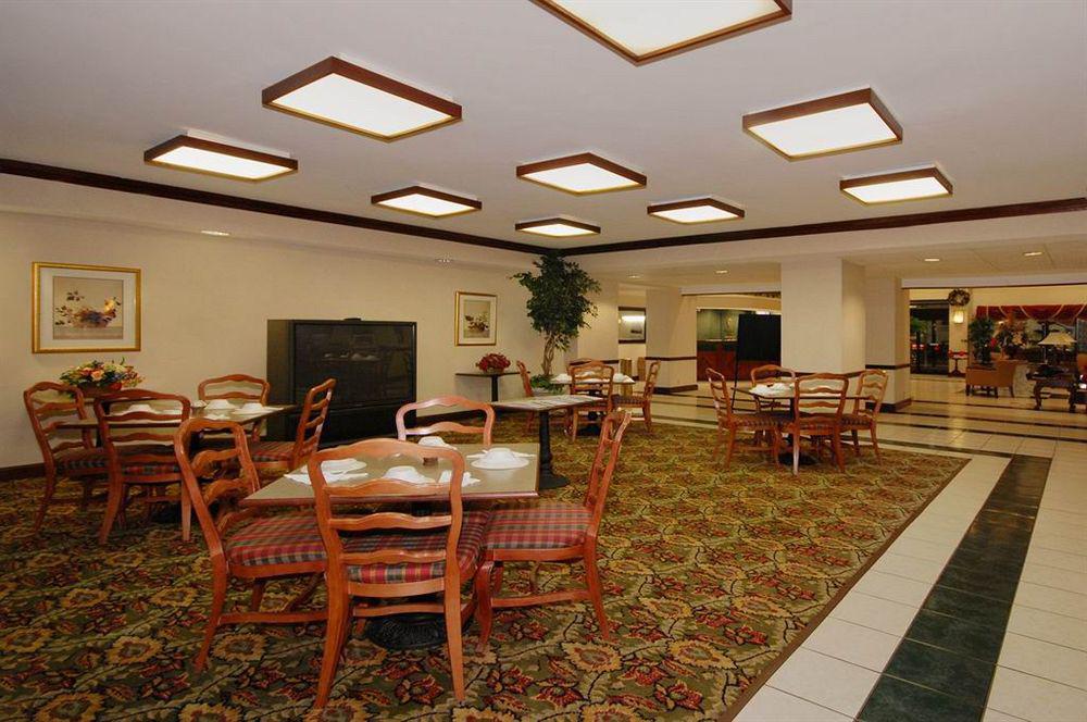 Red Roof Inn & Suites Newnan Exterior photo