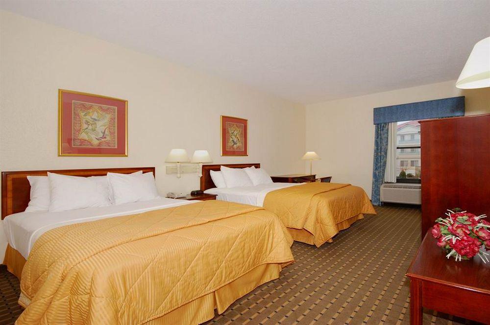 Red Roof Inn & Suites Newnan Exterior photo
