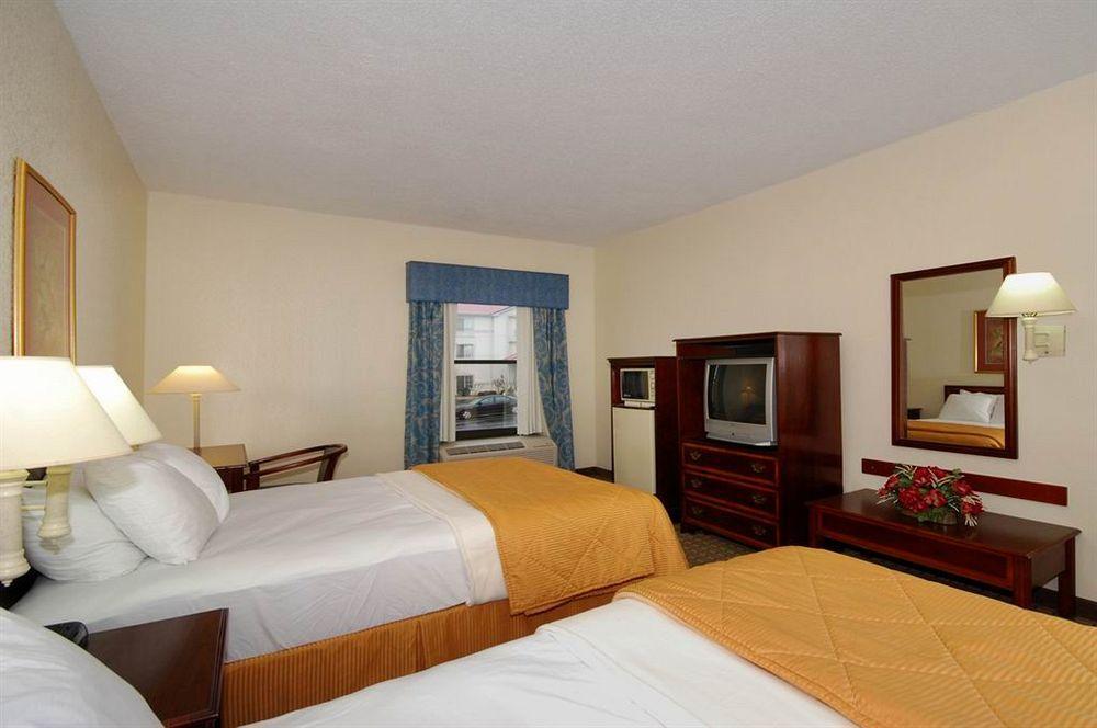 Red Roof Inn & Suites Newnan Room photo