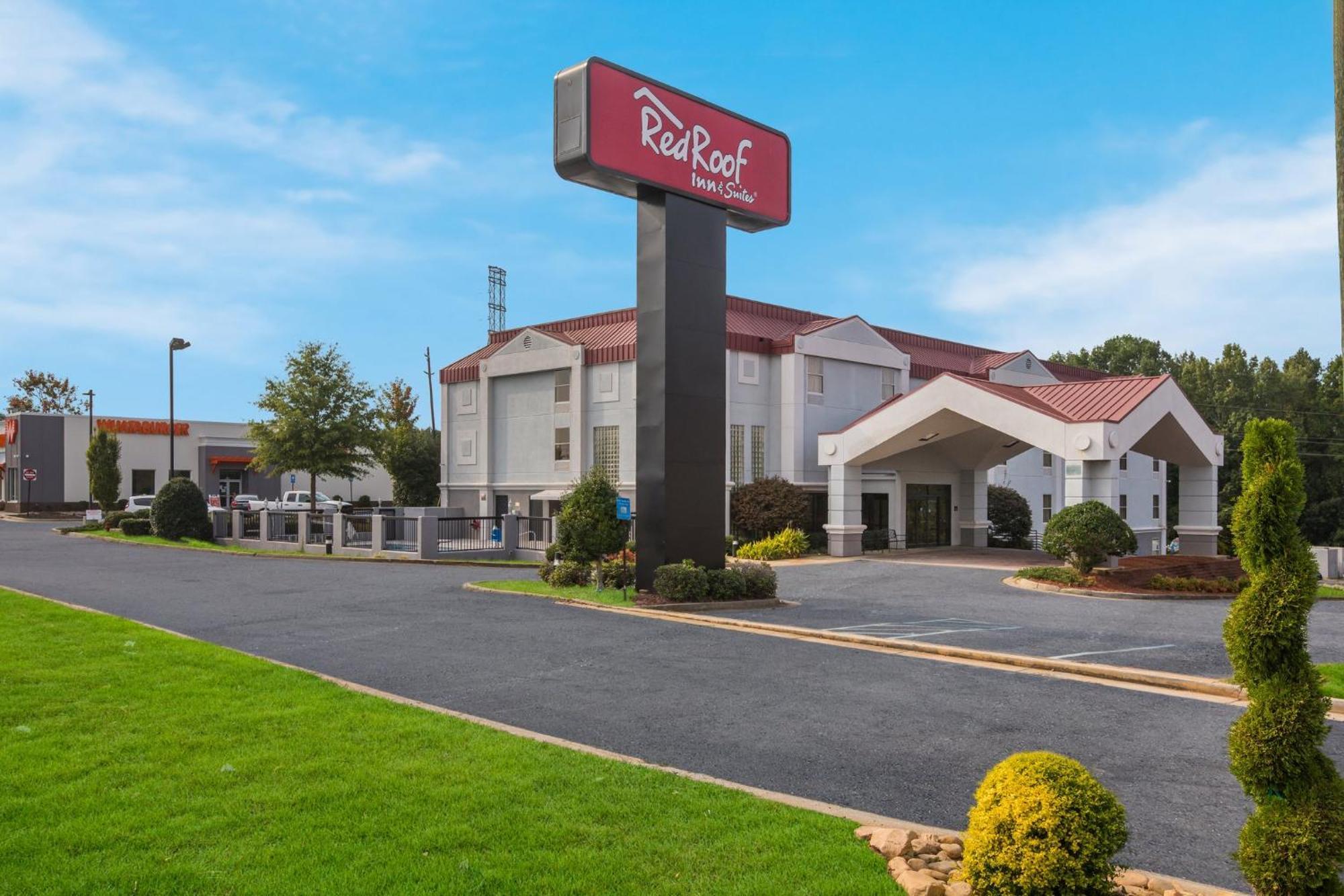 Red Roof Inn & Suites Newnan Exterior photo