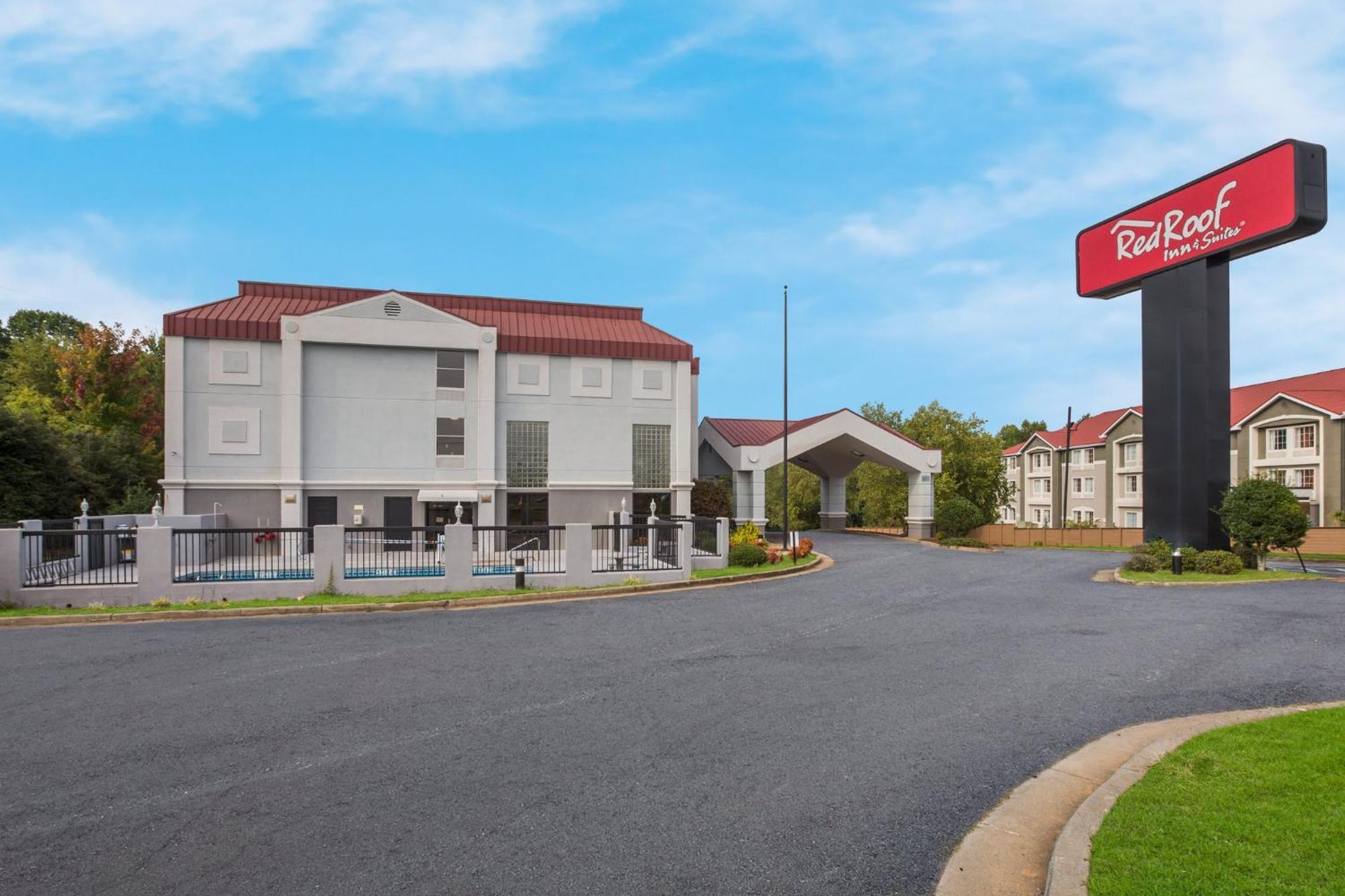 Red Roof Inn & Suites Newnan Exterior photo